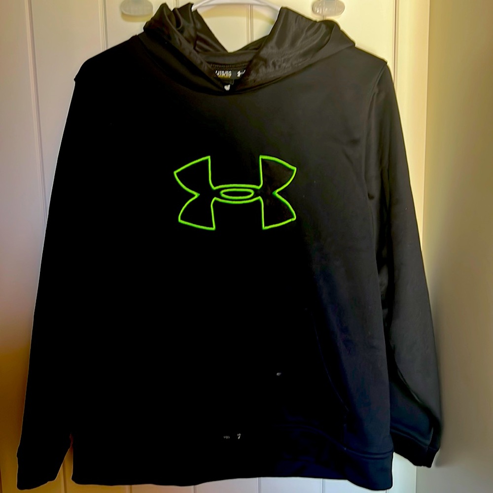 Under Armour youth XL hoodie. Black